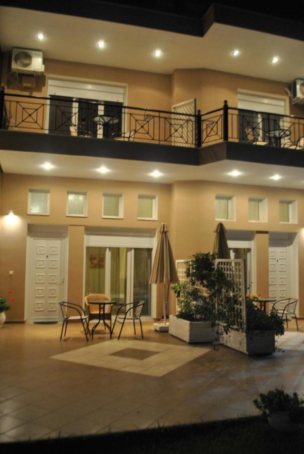 Christina'S Sea House Apartment Nikiti  Exterior photo