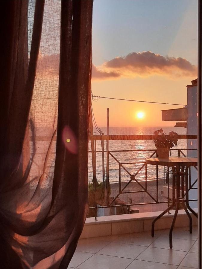 Christina'S Sea House Apartment Nikiti  Exterior photo