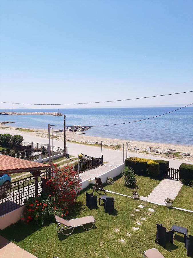 Christina'S Sea House Apartment Nikiti  Exterior photo