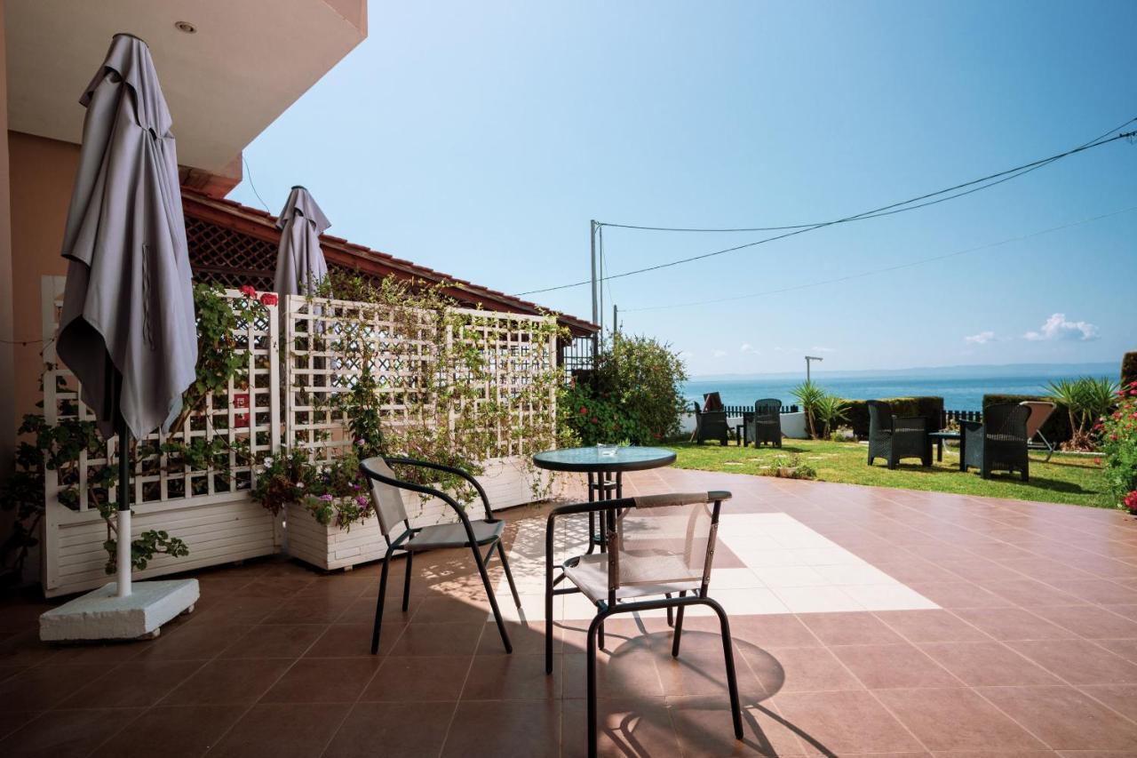Christina'S Sea House Apartment Nikiti  Exterior photo